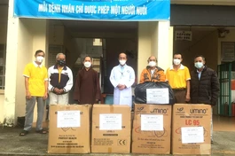 Chùa Bình An trao quà đến Trung tâm Y tế huyện Hiệp Đức