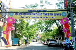 Cổng chào đại biểu tham dự đại hội 