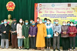 Trao 400 suất quà Tết đến 400 gia đình khó khăn tại tỉnh Thanh Hóa