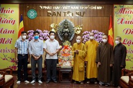 Đoàn Công an quận 10 chúc Tết đến chư tôn đức Ban Trị sự Phật giáo TP.HCM