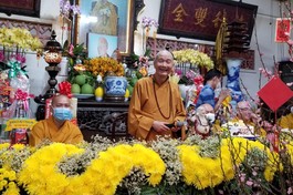 Hòa thượng Thích Thanh Hùng chúc Tết đến Tăng Ni, Phật tử quận 1