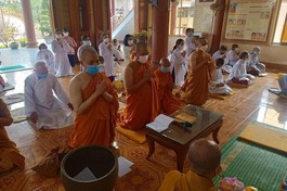 Chư tôn đức thành kính tưởng niệm Hòa thượng Thích Giác Tần