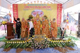 Chư tôn đức thực hiện nghi thưc động thổ xây dựng ngôi Tam bảo chùa Ngọc Hoàng