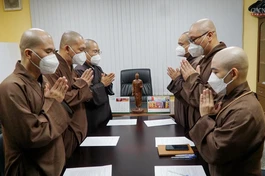 Chư tôn đức niệm Phật cầu gia hộ