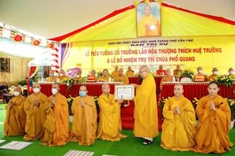 Đại đức Thích Thiện Hữu đón nhận Quyết định bổ nhiệm trụ trì chùa Phổ Quang