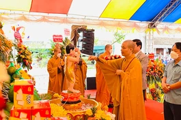 Trang nghiêm lễ Tắm Phật