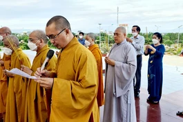 Ban Thường trực Ban Trị sự GHPGVN tỉnh Ninh Thuận dâng hương tưởng niệm các anh linh anh hùng liệt sĩ 