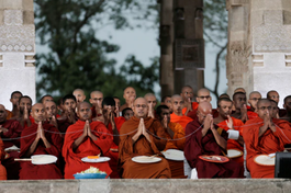 Chư Tăng Sri Lanka cầu nguyện dịch bệnh Covid-19 sớm tiêu trừ