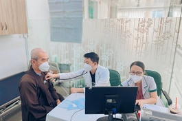 Chư Tăng Ni hành giả an cư được khám sức khỏe miễn phí