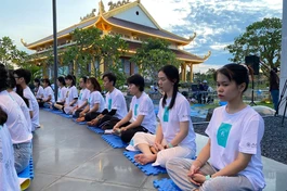 500 bạn trẻ tham gia khóa tu