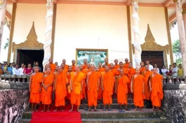 Các tân Tỳ-kheo tại giới đàn biệt truyền Hệ phái Nam tông Khmer