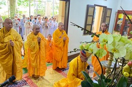 Chư tôn đức tưởng niệm cố Hòa thượng Thích Quang Lý