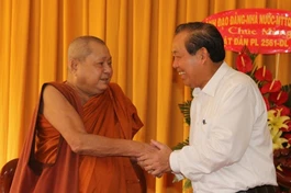 Hòa thượng Danh Nhưỡng tiếp Phó Thủ tướng Thường trực Trương Hòa Bình nhân Đại lễ Phật đản Phật lịch 2561