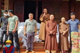 Phân ban Ni giới tỉnh Bình phước trao 1.000 phần quà tại Kon Tum