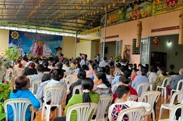 Di Đà tu viện tổ chức lễ Vu lan, tặng quà cho người khó khăn