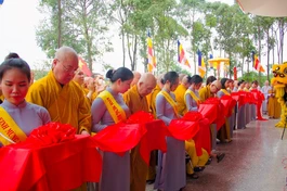 Cắt băng khánh thành chùa Dưỡng Chân Tuệ Uyển