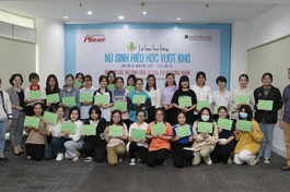 Chương trình "Nữ sinh hiếu học vượt khó" được các thế hệ Báo Phụ Nữ TPHCM thực hiện 