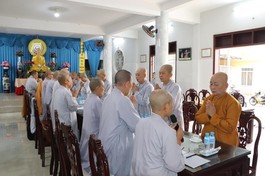 Niệm Phật cầu gia hộ trước buổi họp tổng kết hoạt động Phật sự năm 2022