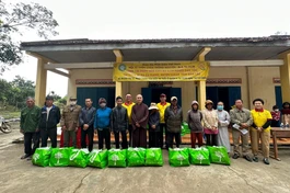 Trao quà đến bà con khó khăn tại tỉnh Gia Lai