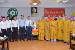 Bí thư Thành ủy TP.HCM Nguyễn Văn Nên chúc Tết đến Hòa thượng Chủ tịch cùng chư tôn đức Hội đồng Trị sự 