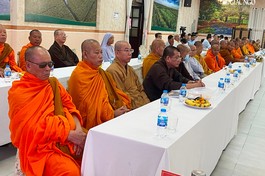 Chư tôn đức tham gia họp mặt vị chức sắc, chức việc, nhà tu hành các tôn giáo nhân Tết Quý Mão - 2023