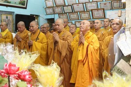 Chư tôn đức môn đồ pháp quyến thành kính tưởng niệm cố Hòa thượng