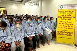 Hội Từ thiện chùa Tường Nguyên tổ chức phẫu thuật cho bà con khó khăn