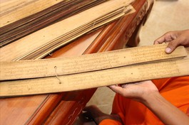 Kinh Lá buông là thư tịch cổ chứa nhiều triết lý sống của người Khmer