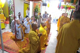 Môn đồ pháp quyến tại lễ nhập kim quan