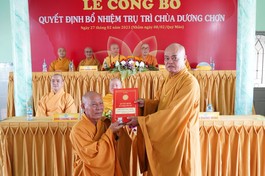 Đại đức Thích Minh Hiền nhận quyết định bổ nhiệm trụ trì chùa Dương Chơn
