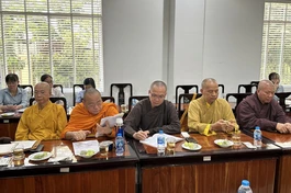 Chư tôn đức Ban Thường trực Ban Trị sự Phật giáo tỉnh tham dự họp