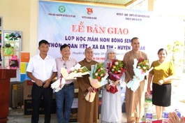 Trong ngày vui bàn giao lớp học mầm non Bông Sen 