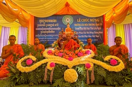 Lễ chúc mừng Trưởng lão Hòa thượng Chau Ty được thực hiện theo nghi thức truyền thống Phật giáo Nam tông Khmer