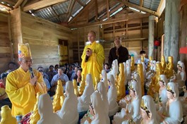 Lễ an vị 65 tôn tượng Phật cho 65 gia đình đồng bào Phật tử H.Hướng Hóa