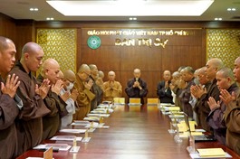 Chư tôn đức niệm Phật cầu gia hộ