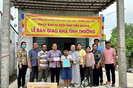 Tiền Giang: Phân ban Ni giới tỉnh bàn giao hai căn nhà tình thương