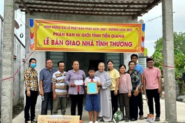 Tiền Giang: Phân ban Ni giới tỉnh bàn giao hai căn nhà tình thương