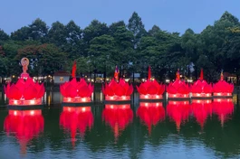 Đồng Nai: Ban Trị sự GHPGVN TP.Biên Hòa hạ thủy 7 hoa sen kính mừng Phật đản trên hồ Biên Hùng