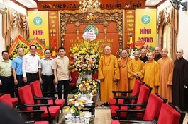 Thứ trưởng Lương Tam Quang chúc mừng Phật đản