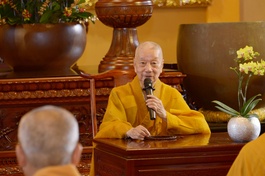 [Video] Đức Pháp chủ GHPGVN cùng chư Tăng TP.HCM tác pháp an cư tại Việt Nam Quốc Tự