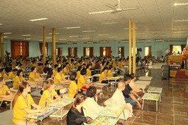 Hòa thượng Thích Bửu Chánh chia sẻ với 300 tu sinh