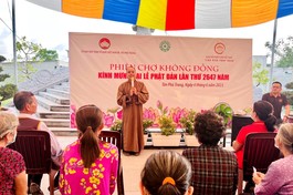 Đại đức Thích Chí Giác Thông phát biểu khai mạc phiên chợ