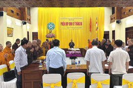 Chư tôn đức, đại diện lãnh đạo các cơ quan niệm Phật cầu gia hộ