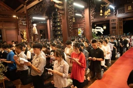 1.000 học sinh tham dự lễ cầu nguyện tại Sắc Tứ Khải Đoan