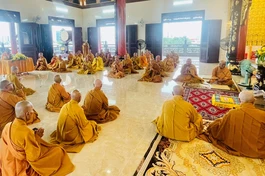 Chư Tăng Ban Trị sự Q.8, hành giả an cư đảnh lễ Tam bảo tại chùa Quan Âm