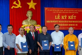 Thượng tọa Thích Quảng Hiền ký kết chương trình phối hợp bảo vệ môi trường và ứng phó biến đổi khí hậu