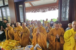 Chư tôn đức tác bạch cúng dường tại trường hạ chùa Tỉnh Hội