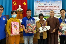 Chùa Thanh Tuyền (H.Tri Tôn) khám bệnh, tặng thuốc và trao 200 phần quà từ thiện