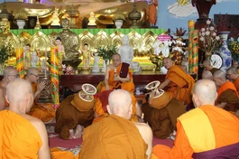 Chư Tỳ-kheo trong khóa lễ tác pháp nhập hạ tại thiền viện Phước Sơn