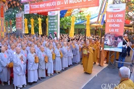 Lễ cầu nguyện người mất vì tai nạn giao thông, tại tổ đình Vĩnh Nghiêm (năm 2014) - Ảnh: B.Toàn/BGN